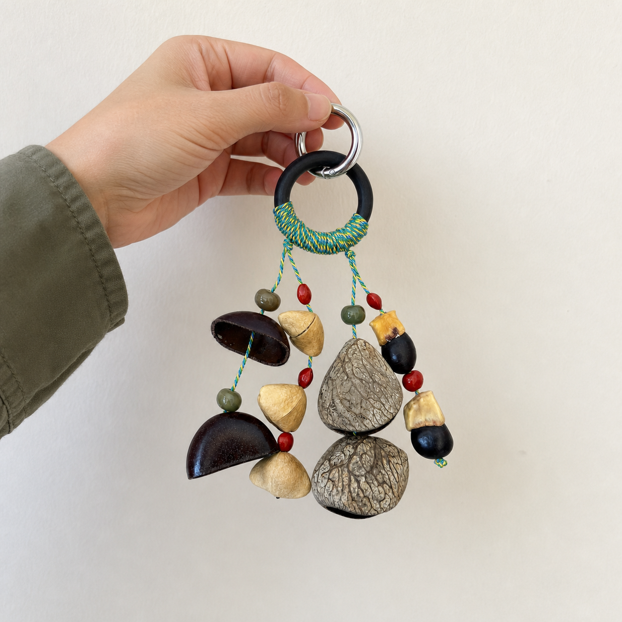 Handheld scale photo of YUNOVA Mixed Botanical Shell Wind Chime A